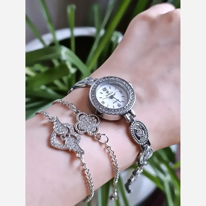پک ساعت و دوتا دستبند زنانه